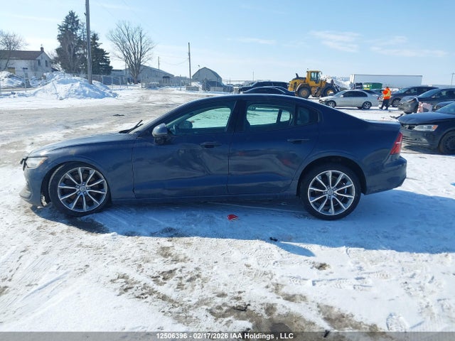 7JRA22TK7LG062970 Volvo S60 T6 Momentum