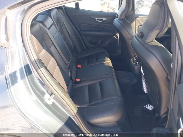 7JRA22TK7LG062970 Volvo S60 T6 Momentum