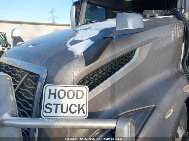 4V4NC9EH8MN279405 Volvo VNL