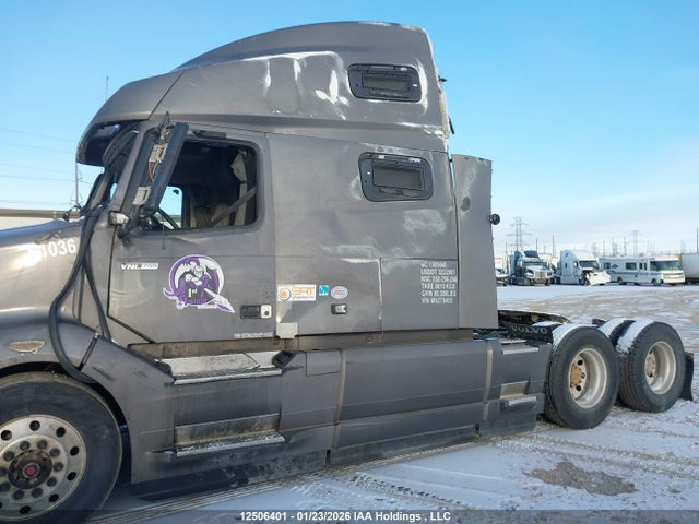 4V4NC9EH8MN279405 Volvo VNL