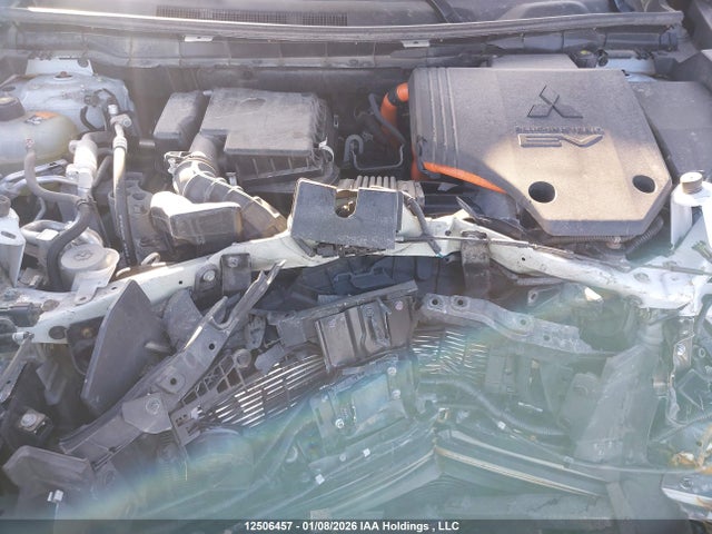 JA4T5TA92PZ620720 Mitsubishi Outlander Es