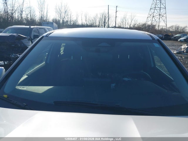 JA4T5TA92PZ620720 Mitsubishi Outlander Es