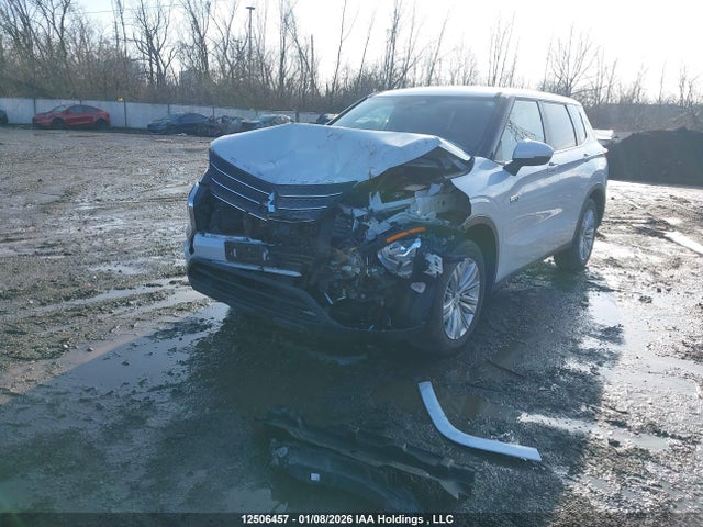 JA4T5TA92PZ620720 Mitsubishi Outlander Es