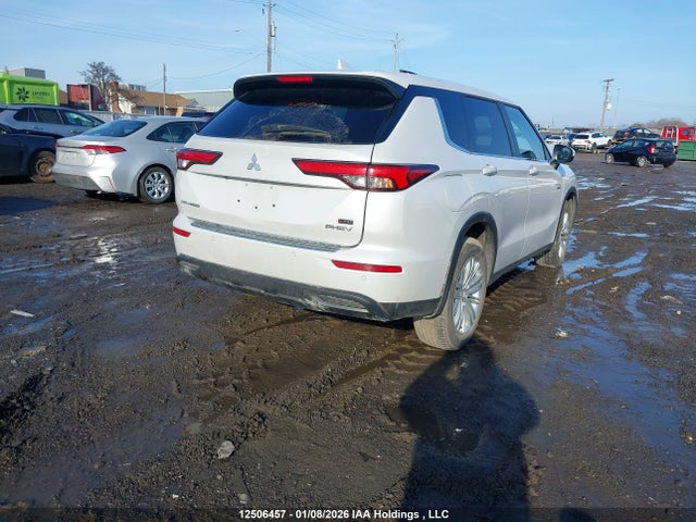 JA4T5TA92PZ620720 Mitsubishi Outlander Es
