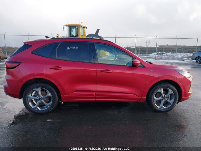 1FMCU9NAXPUA17555 Ford Escape St-line Select