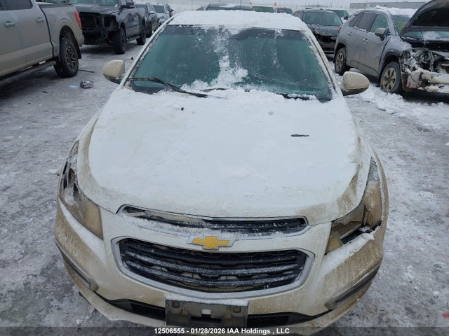 1G1PC5SBXF7207053 Chevrolet Cruze 1lt