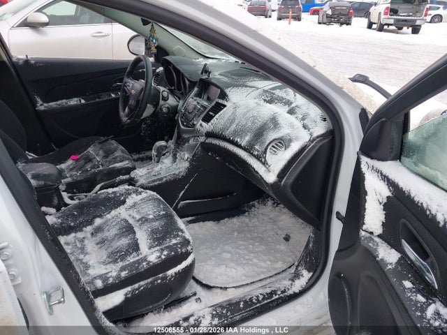 1G1PC5SBXF7207053 Chevrolet Cruze 1lt