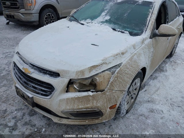 1G1PC5SBXF7207053 Chevrolet Cruze 1lt