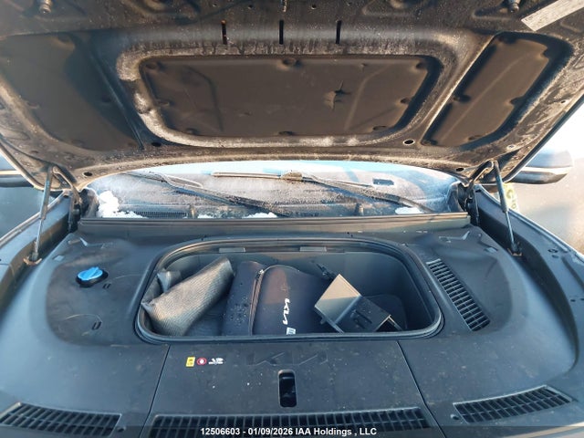 KNDAFFS56R6051401 KIA Ev9 Wind