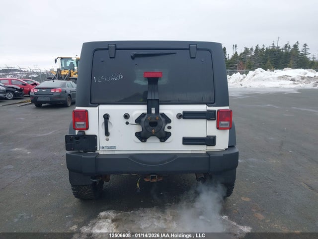 1C4BJWDG1FL513913 Jeep Wrangler Unlimited Sport