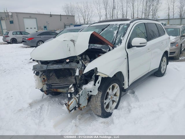 JA4JZ3AX9EZ605445 Mitsubishi Outlander Se