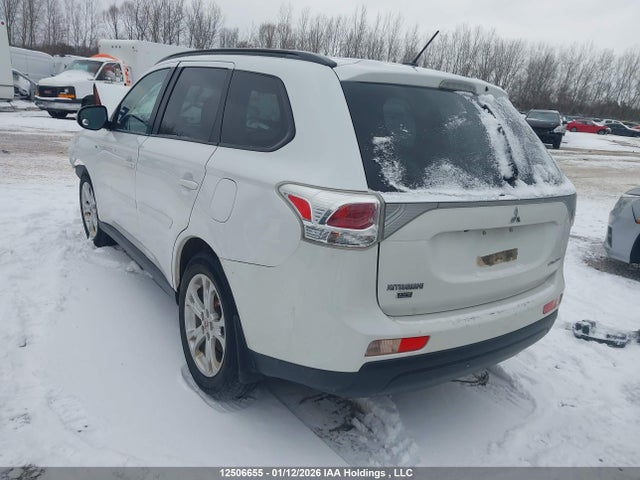 JA4JZ3AX9EZ605445 Mitsubishi Outlander Se