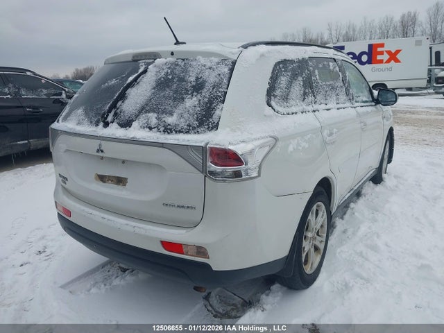 JA4JZ3AX9EZ605445 Mitsubishi Outlander Se