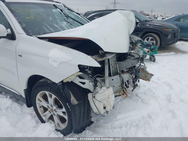 JA4JZ3AX9EZ605445 Mitsubishi Outlander Se