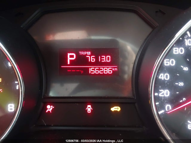 KNDMB5C13H6269728 KIA SEDONA LX