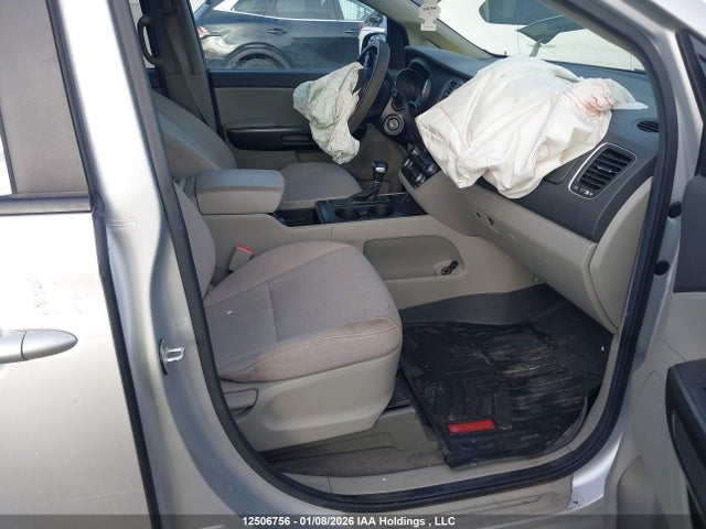 KNDMB5C13H6269728 KIA SEDONA LX