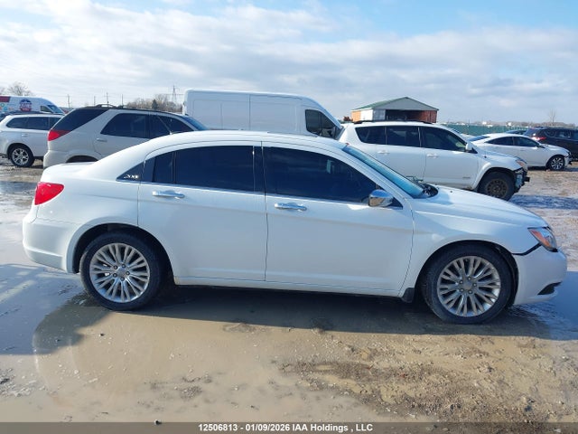 1C3CCBCG5EN121369 Chrysler 200 Limited