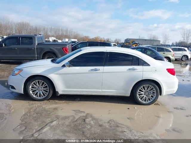1C3CCBCG5EN121369 Chrysler 200 Limited