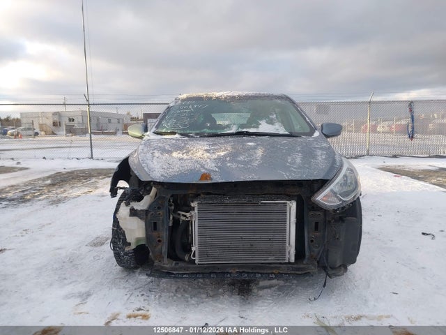 KMHCT5AE9HU358063 Hyundai ACCENT GL