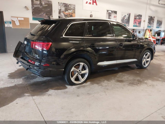 WA1WAAF77JD051873 Audi Q7 Technik S-line
