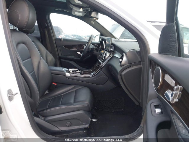 WDC0G4KBXJV016948 Mercedes-Benz Glc 300 4matic