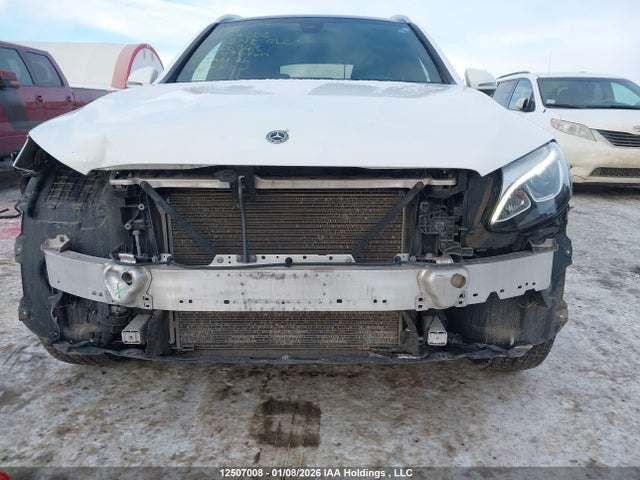WDC0G4KBXJV016948 Mercedes-Benz Glc 300 4matic