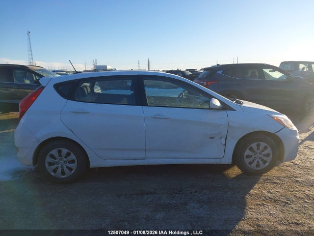 KMHCT5AE8HU304804 Hyundai ACCENT SE
