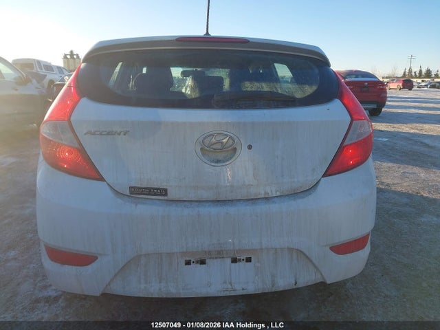 KMHCT5AE8HU304804 Hyundai ACCENT SE
