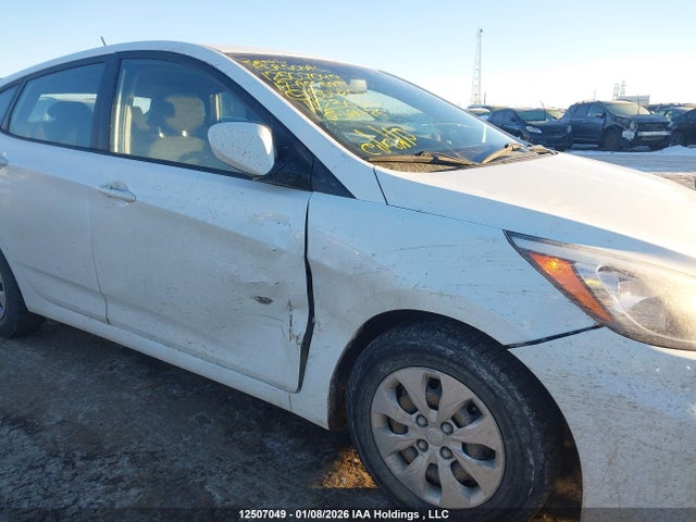 KMHCT5AE8HU304804 Hyundai ACCENT SE