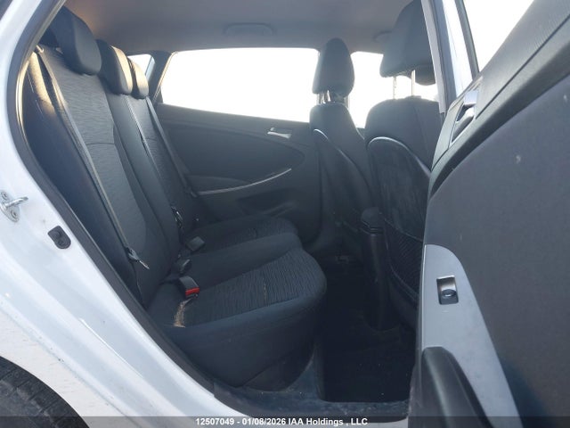 KMHCT5AE8HU304804 Hyundai ACCENT SE