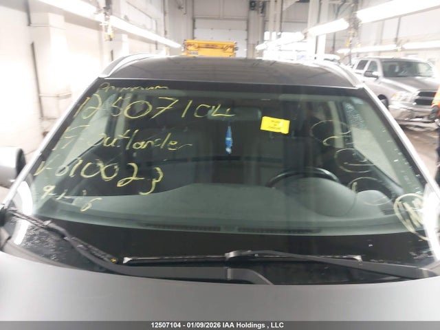 JA4JZ3AX2HZ610023 Mitsubishi Outlander Se