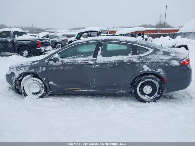 1C3CCCAB0FN679015 Chrysler 200