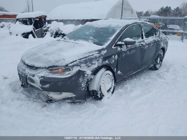 1C3CCCAB0FN679015 Chrysler 200
