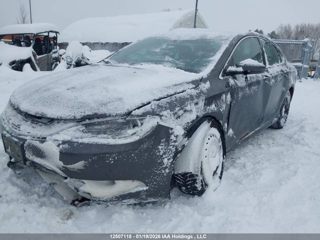 1C3CCCAB0FN679015 Chrysler 200