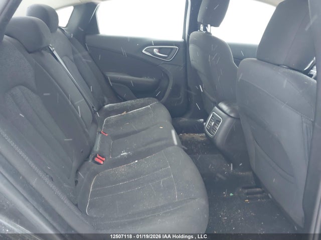 1C3CCCAB0FN679015 Chrysler 200