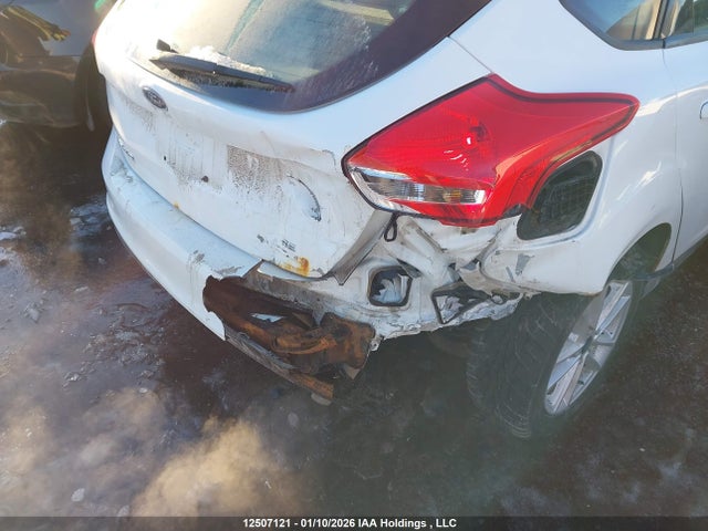 12507121 :رقم المزاد ، 1FADP3K28GL317052 vin ، 2016 Ford Focus مزاد بيع
