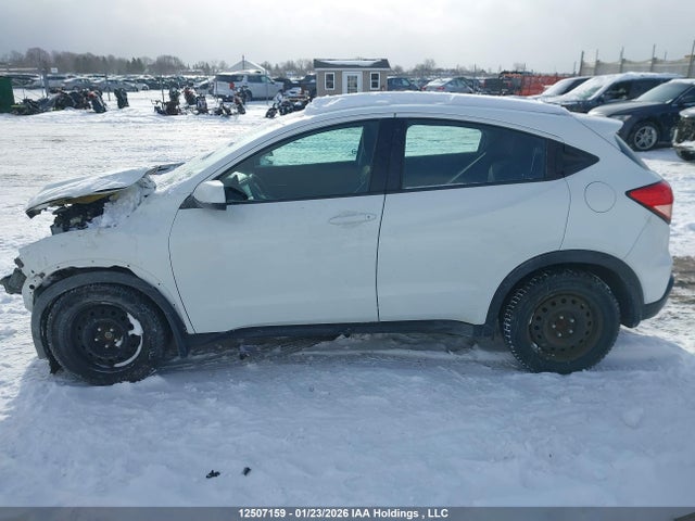 3CZRU5H31JM100298 Honda HR-V LX