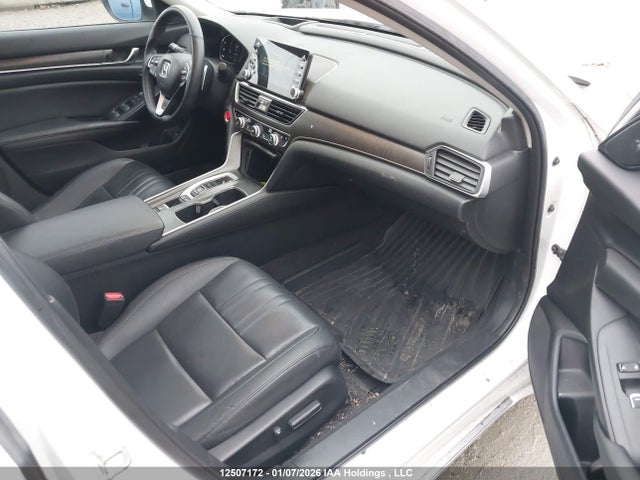 1HGCV2F96KA800882 Honda Accord Touring