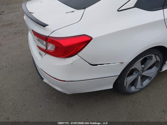 1HGCV2F96KA800882 Honda Accord Touring