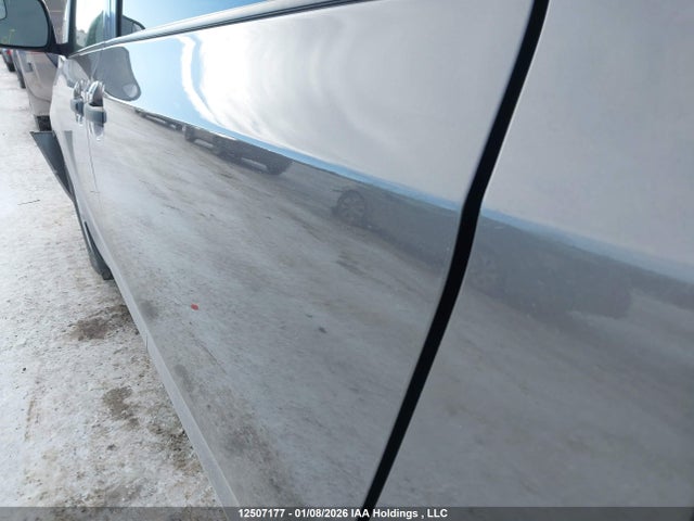 5TDZK3DC8FS665807 Toyota Sienna