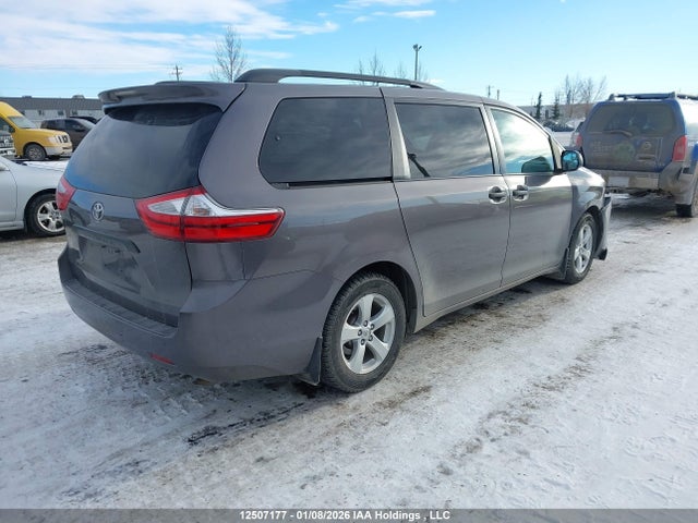 5TDZK3DC8FS665807 Toyota Sienna