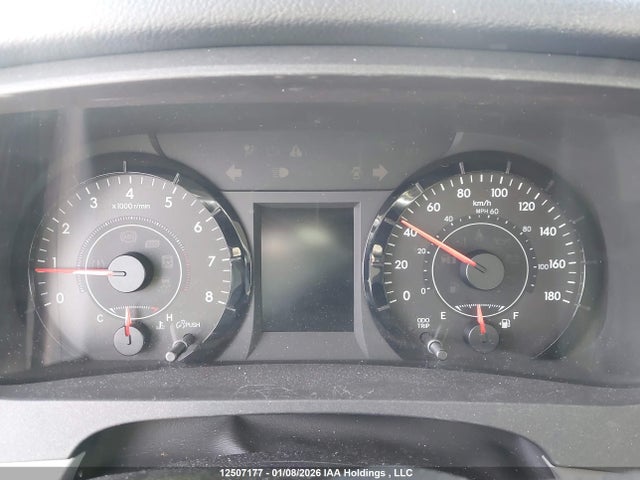 5TDZK3DC8FS665807 Toyota Sienna