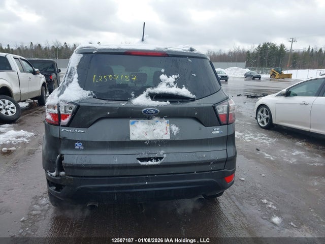 1FMCU9GD5JUA13041 Ford ESCAPE SE
