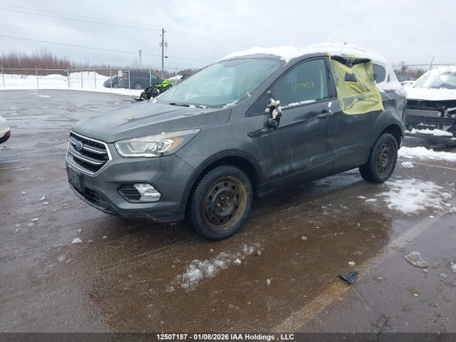 1FMCU9GD5JUA13041 Ford ESCAPE SE
