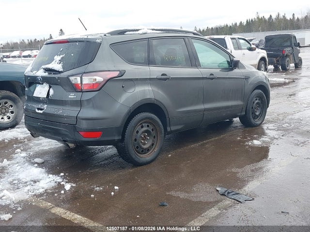 1FMCU9GD5JUA13041 Ford ESCAPE SE