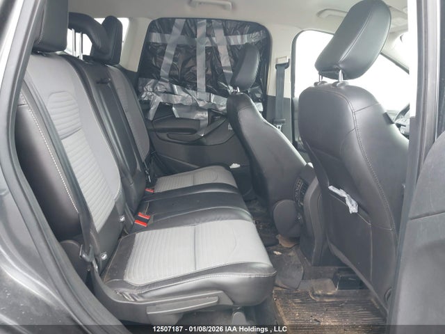 1FMCU9GD5JUA13041 Ford ESCAPE SE