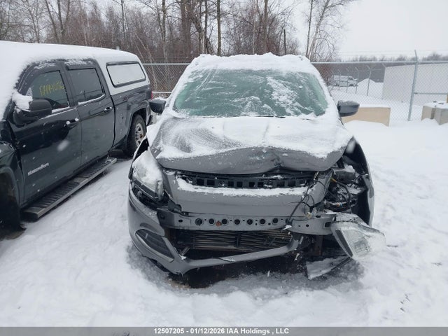 1FMCU9GX5EUA24850 Ford ESCAPE SE