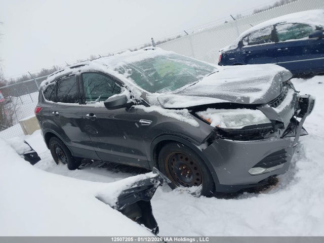 1FMCU9GX5EUA24850 Ford ESCAPE SE