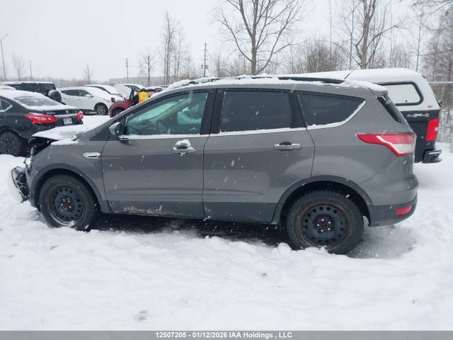 1FMCU9GX5EUA24850 Ford ESCAPE SE