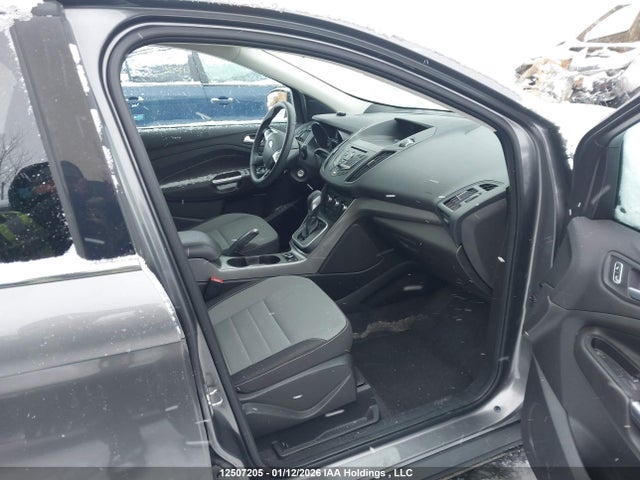 1FMCU9GX5EUA24850 Ford ESCAPE SE